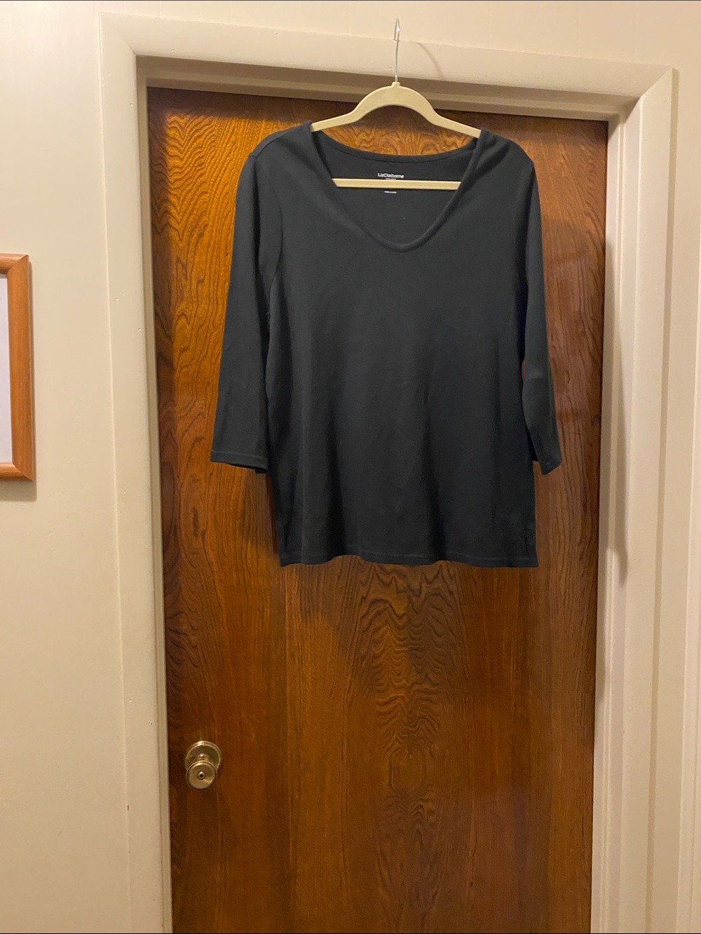 Liz Claiborne Black V-Neck Long Sleeve Top